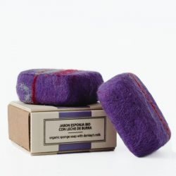 Esponja de lana virgen con jabón suavizante de almendra y lavanda